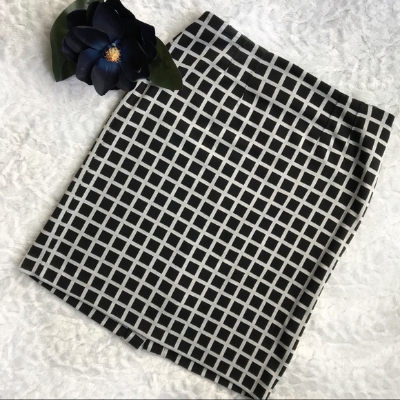 Halogen Dresses & Skirts - Halogen Square Pattern Pencil Skir